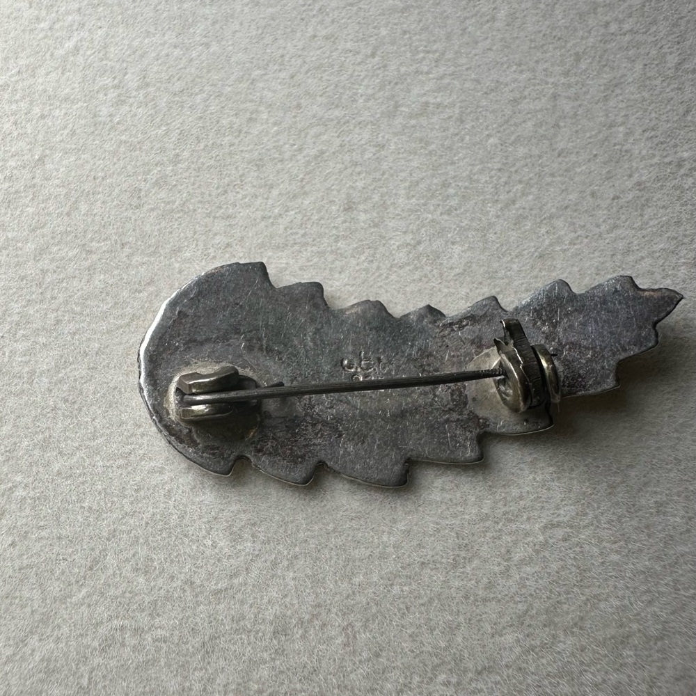 Intricate Silver Leaf Brooch View 4